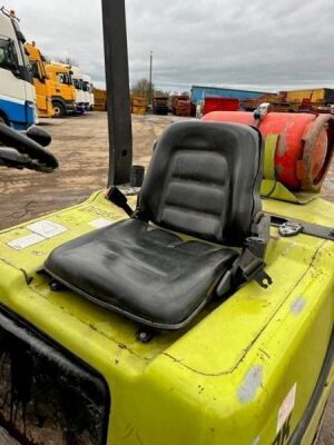 1997 Clark / Samsung SF30L Gas Forklift - 6