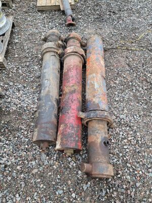 3x Hydraulic Tipping Rams