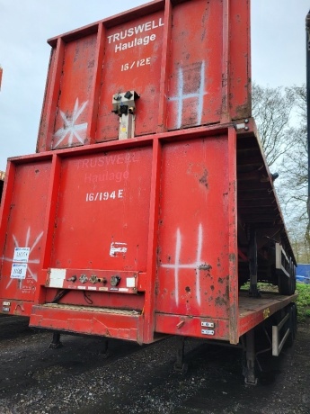 2004 Weightlifter Triaxle Extending Flat Trailer