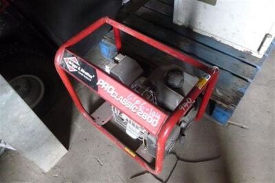 Briggs & Stratton Pro Classic 2600 Petrol Generator  - 3