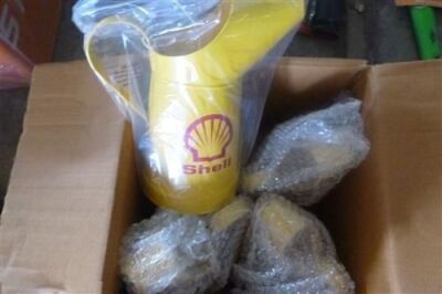 4 X Shell Oil Pourers