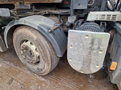 2009 Volvo FM380 8x4 Hook Loader - 14