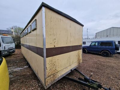 4 + 2 Tandem Axle Toilet Block