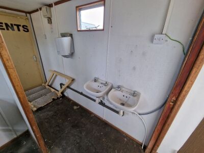 4 + 2 Tandem Axle Toilet Block - 10