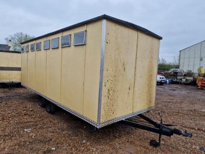 4 + 2 Tandem Axle Toilet Block