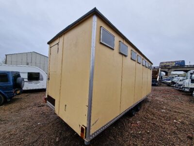 4 + 2 Tandem Axle Toilet Block - 4