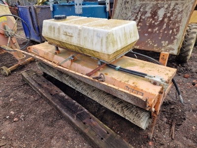 Bemo Robust 3 Hydraulic Sweeper Attachment