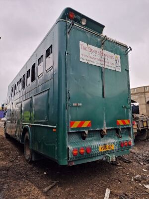 2001 Mercedes 1823 4x2 Horsebox - 3