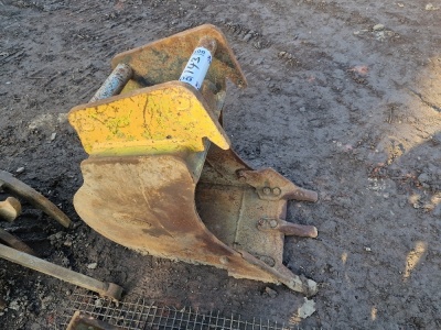 Strickland 18” Digging Bucket 50mm Pins