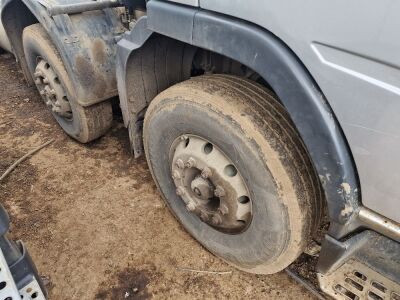 2001 Volvo FM12 8x4 Hook Loader - 6