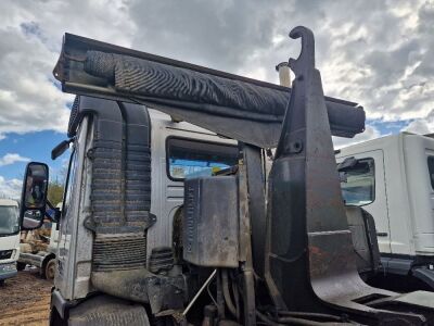 2001 Volvo FM12 8x4 Hook Loader - 13