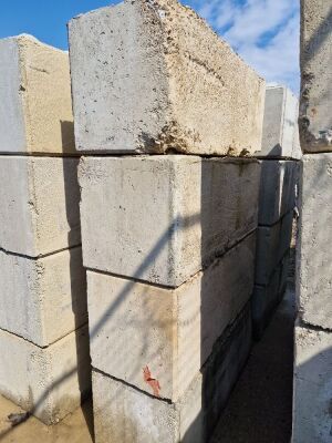 4x Concrete Lego Blocks - 2