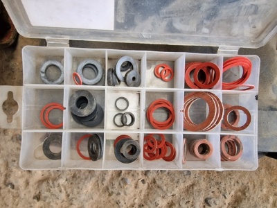 Qty of O Rings & Felt Washers - 2