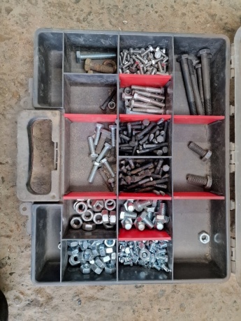 Qty of Nuts, Bolts & Washers