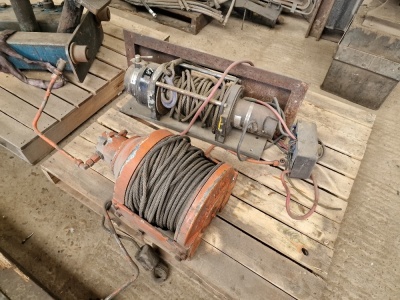 1 x Hydraulic Winch & 1 x Electric Winch