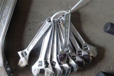 10 x Adjustable Spanners 