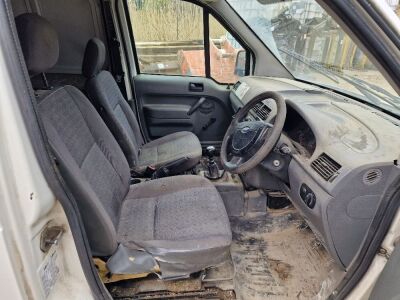 2004 Ford Transit Connect Van - 8