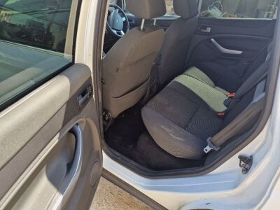 2010 Ford Kuga Zetec TDCI 140 SUV - 14