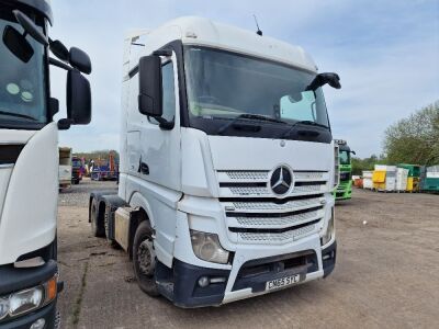 2015 Mercedes Actros 6x2 Mid Lift Tractor Unit - 2