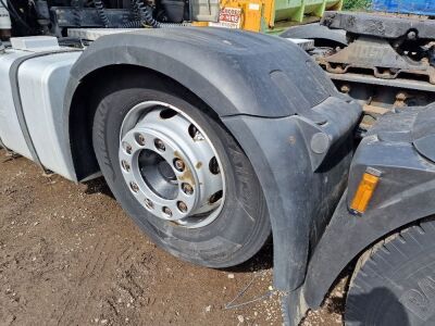 2013 DAF XF 105 460 Super Space Cab 6x2 Mid Lift Tractor Unit - 17