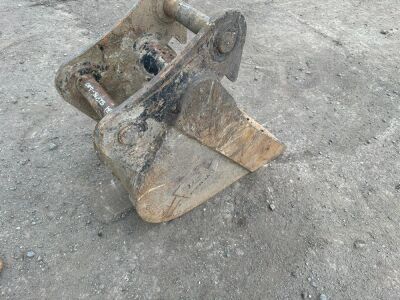 1ft Rinox Digging Bucket 50 mm pins