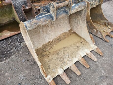 3ft Strickland Digging Bucket 50 mm pins 