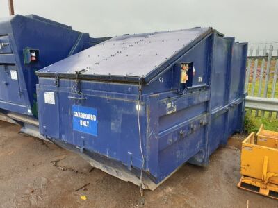 2000 L&M LM8AK 8m³ Chain Lift Compactor Bin