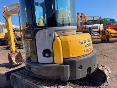 2008 New Holland E50 2C Mini Digger - 10