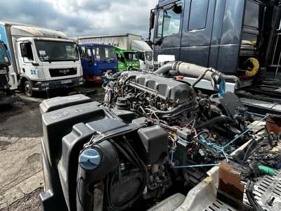 2015 DAF 6x2 Midlift Tractor Unit - 9