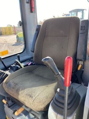 2008 New Holland E50 2C Mini Digger - 15