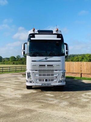 2016 Volvo FH540 6x2 Rear Lift Tractor Unit - 3