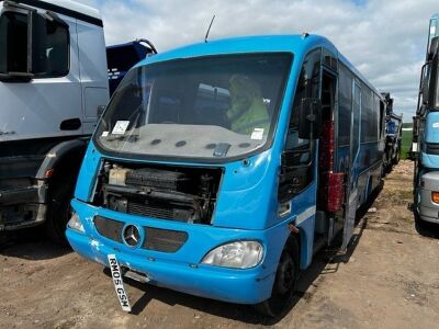 2005 Mercedes Silcar 33 Seat Midi Coach