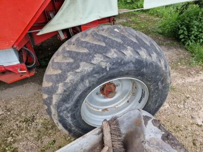 Massey Ferguson MF40 Combine - 12