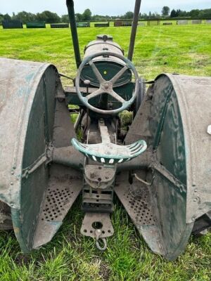 Standard Fordson Tractor - Green - 5