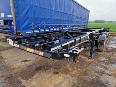 2007 Dennison Triaxle Sliding Skeletal Trailer