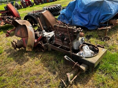 David Brown Tractor Chassis/Axles/Engine/Transmission