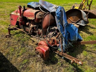 David Brown 880 Implematic Tractor - 4