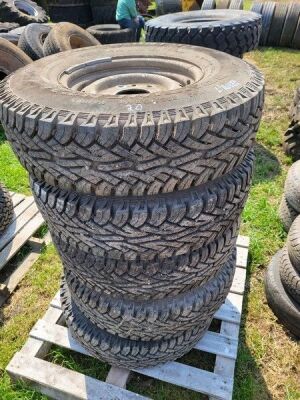 5x Land Rover Tyres Inc. 4x Rims