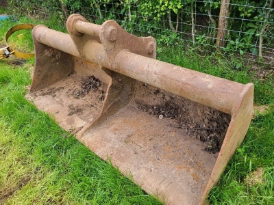 7ft Ditching Bucket 80mm Pins 