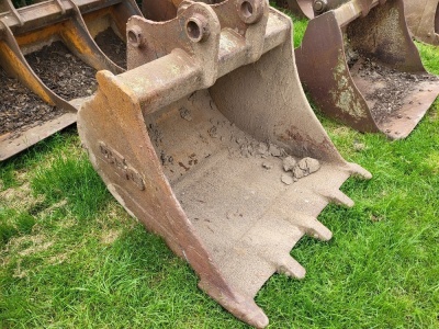 4ft Digging Bucket 65mm Pins 