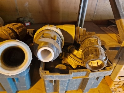 Qty Misc Water Couplings Etc - 2