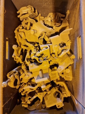 Qty Scaffold Clips & Brackets - 2