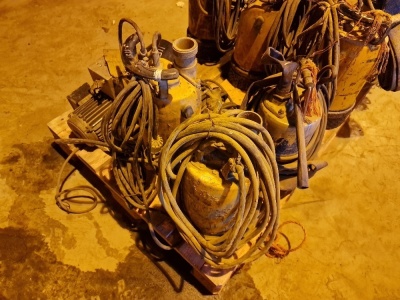 4 x Submersible Pumps