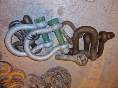 Qty Misc Shackles