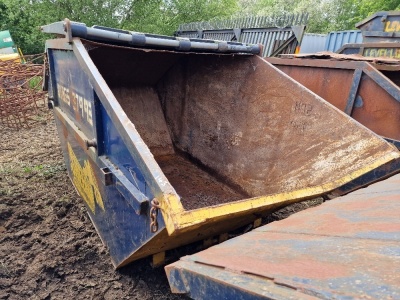 8 yrd Enclosed Skip