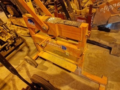 Belle Block Cutter - 2