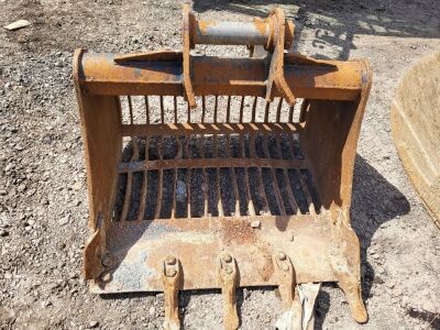 3ft Rhinox Riddle Bucket   - 3