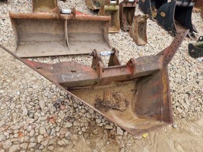 Trenching V Bucket