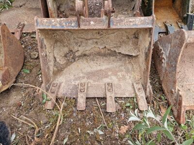 3 x Mini Digger Buckets 