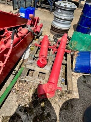 1972 TCS Poclain ExcavatorArm, Dipper, Buckets Attached with Lot  - 13